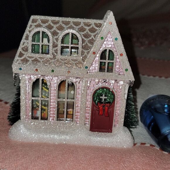 New Light Up Bath and Body Works Holiday Cottage Wallflower Plug In & Bulb - Picture 2 of 8